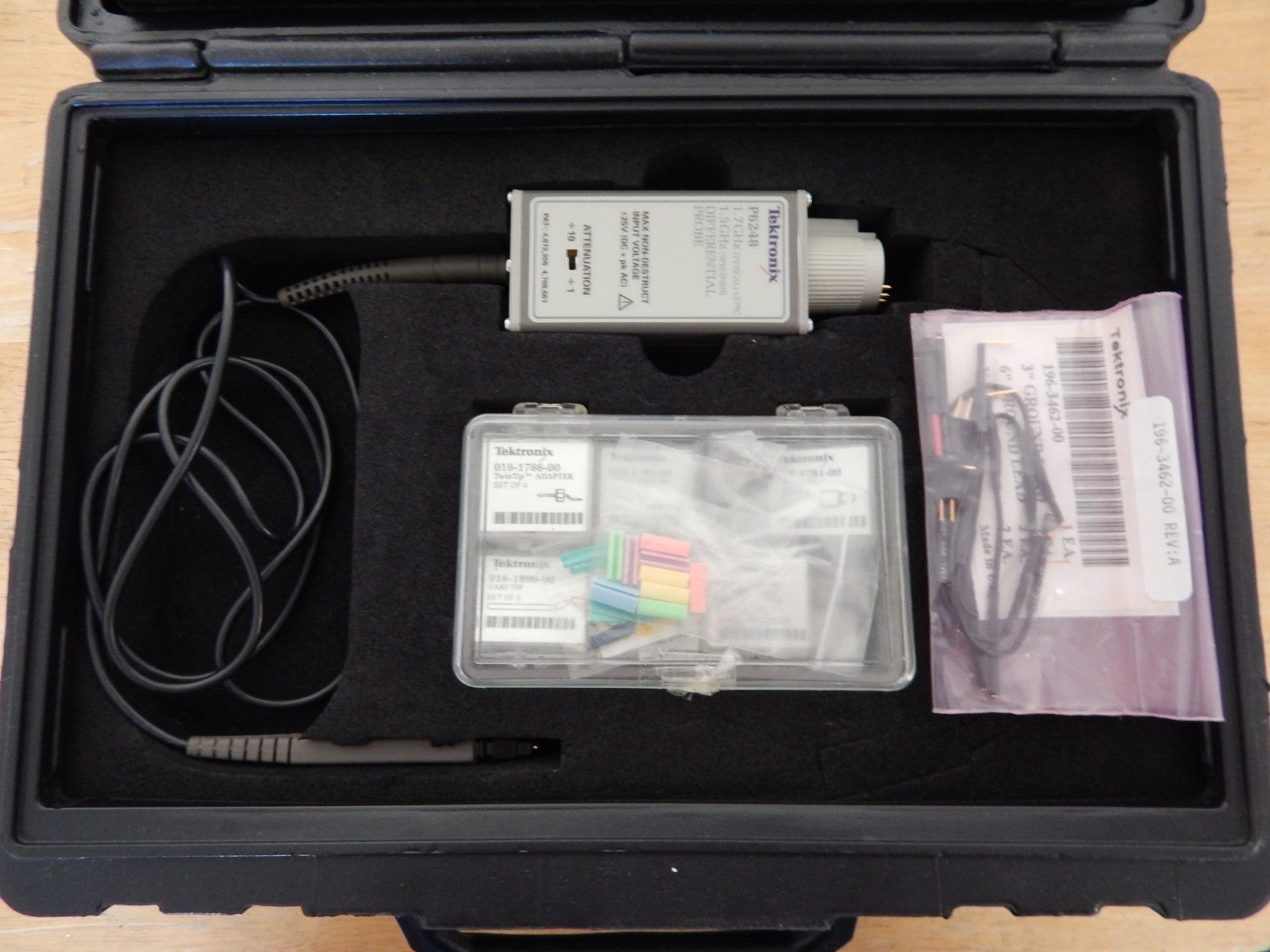 Tektronix P6248 Differential Probe 1.7GHz 1.5GHz with case and accessories Tektronix P6248 Differential Probe 1.7GHz 1.5GHz with case and accessories